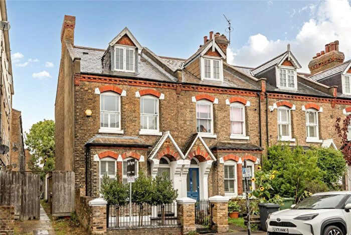 4 Bedroom End Of Terrace House For Sale In Quentin Road, London, SE13