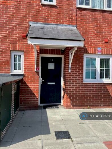 3 Bedroom End Of Terrace House To Rent In Twist Way, Slough, SL2