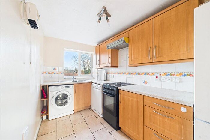 2 Bedroom Apartment To Rent In Winslet Place, Oxford Road, Reading, Berkshire, RG30