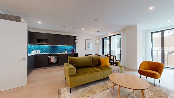 3 Bedroom Flat To Rent In Gorsuch Place, London, E2