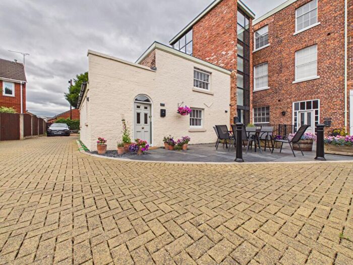 2 Bedroom Semi-Detached House To Rent In Richmond Place, Chester, CH3