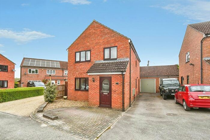 4 Bedroom Detached House For Sale In Fir Grove, Calne, SN11