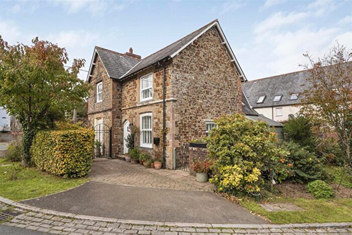 3 Bedroom Semi-Detached House For Sale In Menors Place, Holsworthy, EX22