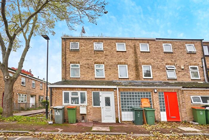 5 Bedroom End Of Terrace House For Sale In Asland Road, London, E15