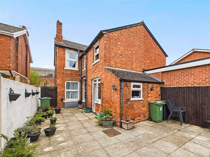 4 Bedroom Semi-detached House For Sale In Church Road, Longlevens, Gloucester, Gloucestershire, GL2