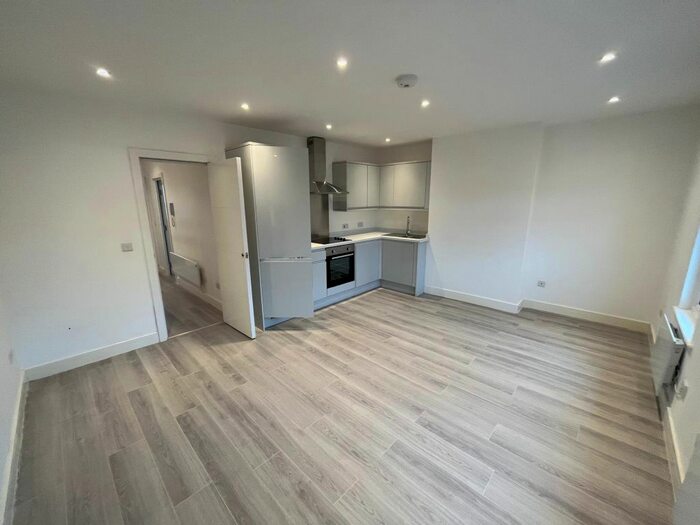 1 Bedroom Flat To Rent In The Parade, High Street, Watford, WD17