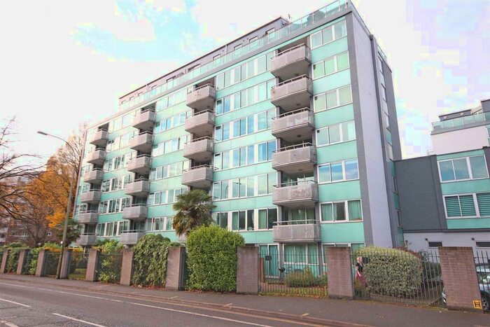 2 Bedroom Apartment To Rent In The Park Apartments, Preston Park, BN1
