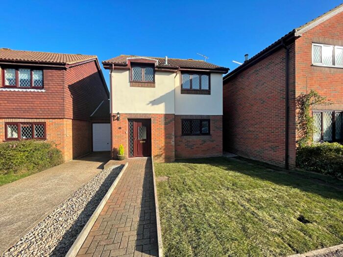 3 Bedroom Detached House To Rent In Ventnor Close, BN23