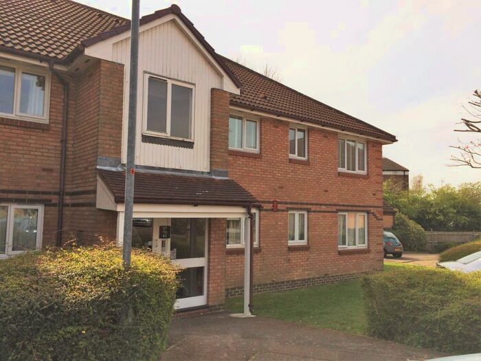 1 Bedroom Flat To Rent In Bornedene, Potters Bar, Hertfordshire, EN6