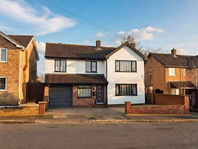 4 Bedroom Detached House For Sale In Edgehill Road, Duston, Northampton, NN5