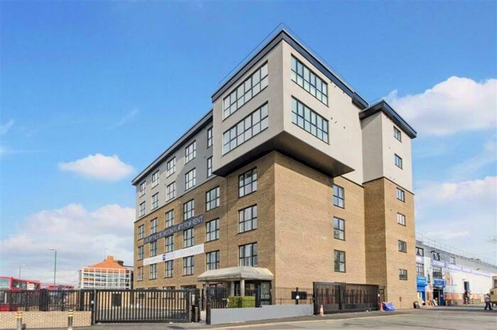 1 Bedroom Flat To Rent In High Road, Willesden, NW10