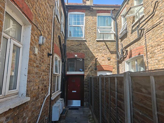 2 Bedroom Terraced House To Rent In Bowes Road, London, London, N13