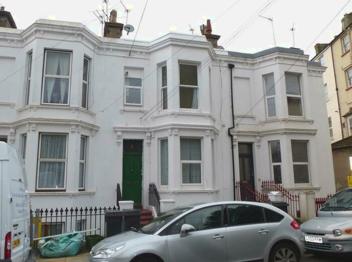 2 Bedroom Apartment To Rent In Ceylon Place, Eastbourne, BN21