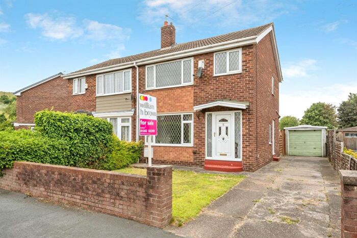 3 Bedroom Semi-Detached House For Sale In Ellesmere Grove, Stainforth, Doncaster, DN7
