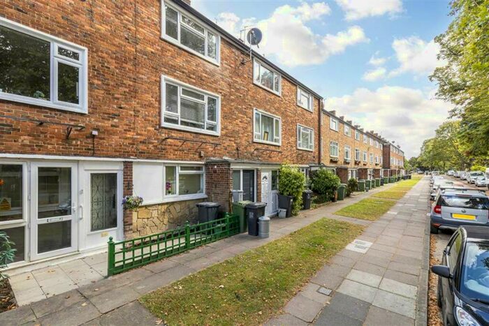 2 Bedroom Maisonette To Rent In Burnt Ash Road, Lee, SE12