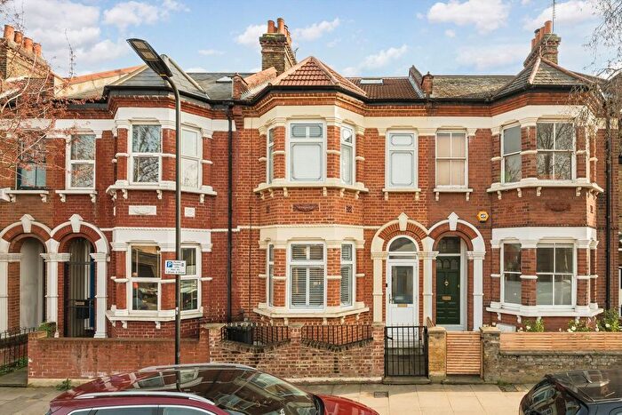 3 Bedroom Terraced House For Sale In Millfields Road, Clapton, E5
