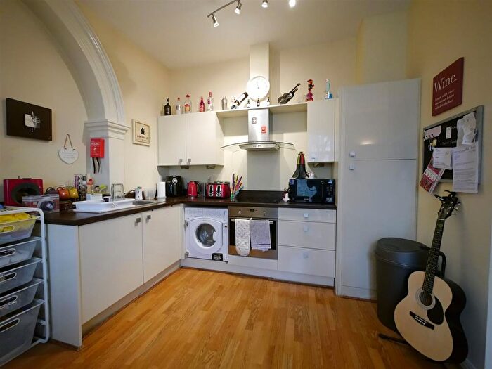 1 Bedroom Flat To Rent In Burley Road, Leeds, LS4