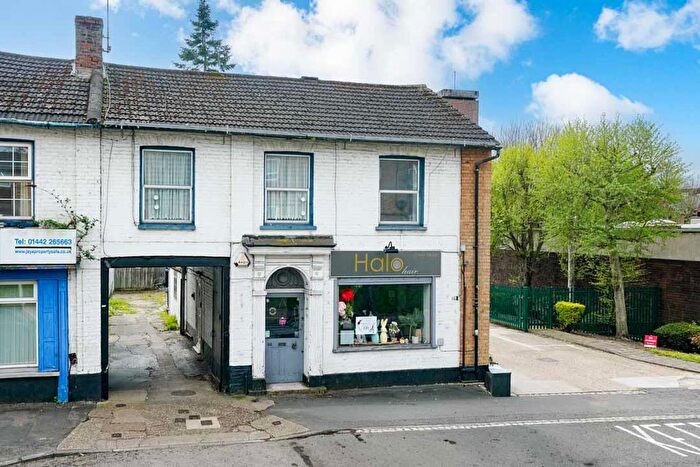 2 Bedroom Flat For Sale In Queensway, Hemel Hempstead, Hertfordshire, HP2