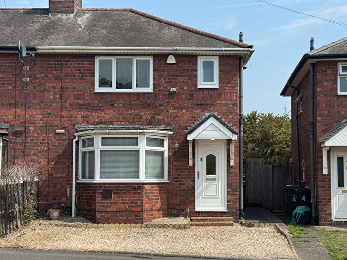3 Bedroom Semi-Detached House For Sale In Woodland Avenue, Brierley Hill, West Midlands, DY5