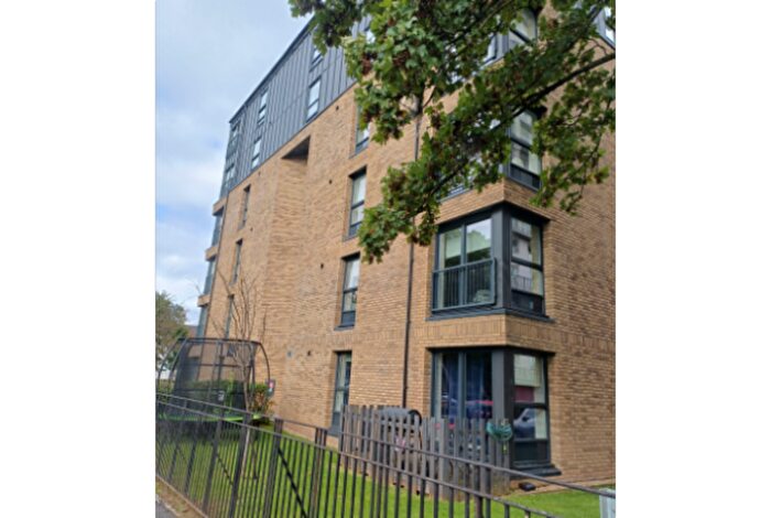 2 Bedroom Flat To Rent In , Edmiston Drive, G51