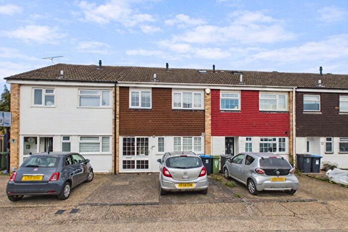 3 Bedroom Terraced House For Sale In Parkhill Road, Boxmoor, HP1
