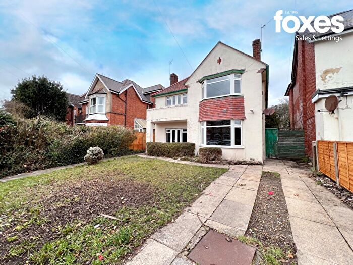 3 Bedroom Apartment To Rent In Carysfort Road, Bournemouth, Dorset, BH1