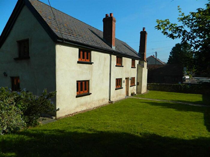 4 Bedroom Detached House To Rent In Colaton Raleigh, EX10