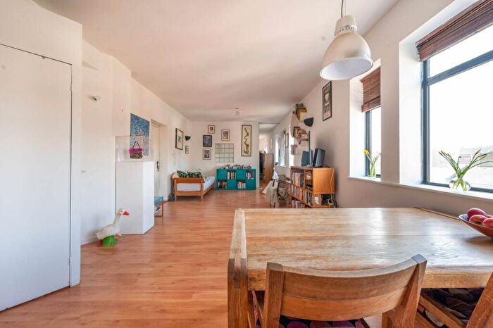 1 Bedroom Flat For Sale In Jedburgh Road, Plaistow, London, E13