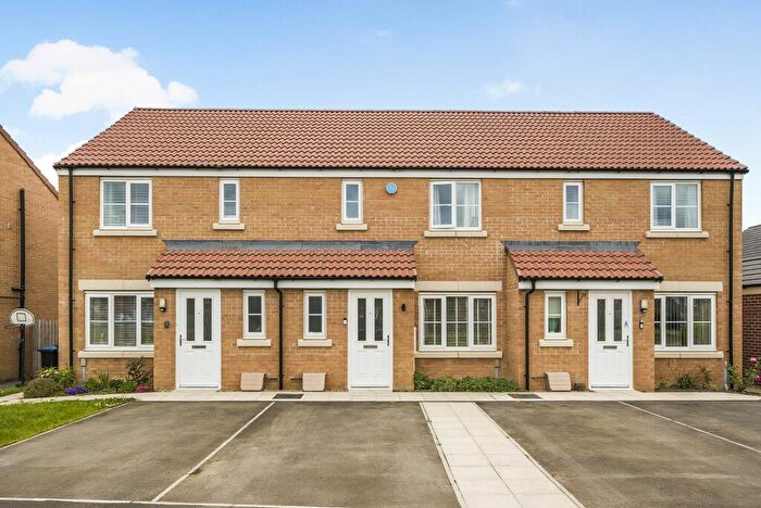 2 Bedroom Town House For Sale In Ingleborough Drive, Harrogate, HG3