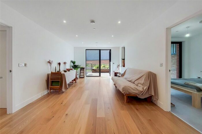 3 Bedroom Flat To Rent In Milliner House, Wild Flower Gardens, E3