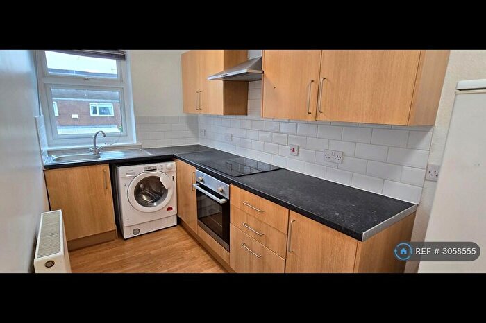 2 Bedroom Flat To Rent In St Matthias St, Leeds, LS4