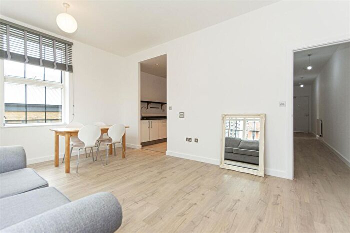 1 Bedroom Apartment To Rent In Candlemakers Apartments, Battersea, SW11