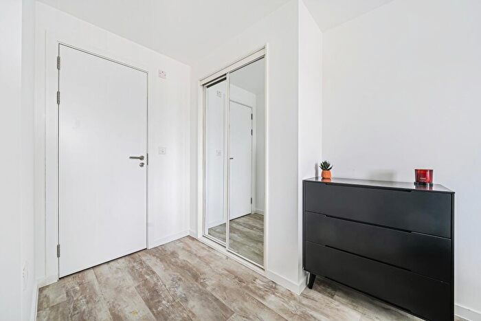 2 Bedroom Apartment To Rent In Wesley Lane, Cardiff City Centre, Cardiff, CF10