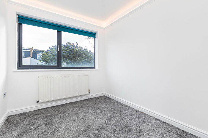 3 Bedroom Terraced House For Sale In Ashleigh Mews, London, SE15