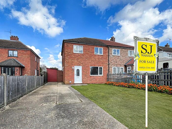 3 Bedroom Property For Sale In Meadow Road, Rettendon Common, Chelmsford, CM3