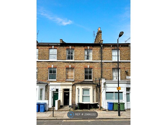 2 Bedroom Flat To Rent In Brook Drive, London, SE11