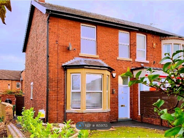3 Bedroom Semi-Detached House To Rent In Commonside, Lytham St. Annes, FY8