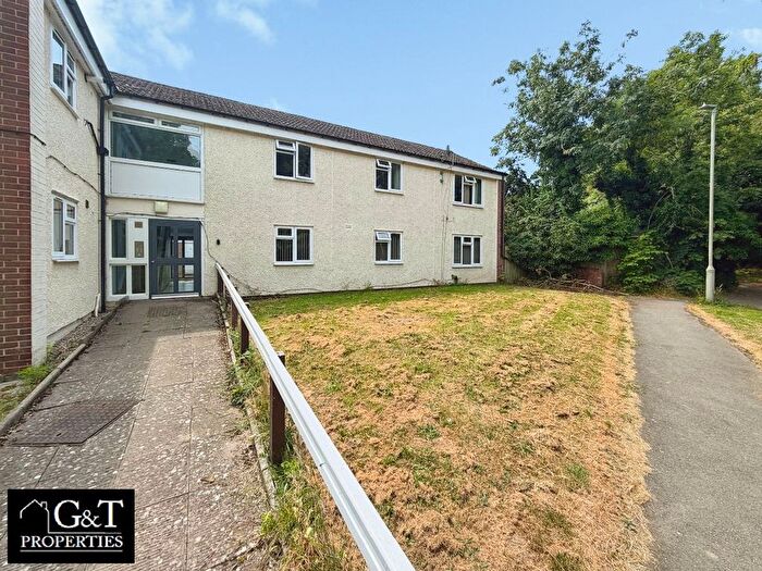 2 Bedroom Flat For Sale In Carlton Avenue, Stourbridge, DY9