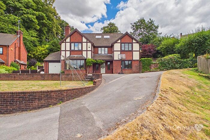 6 Bedroom Detached House For Sale In Glen Drive, Alton, ST10