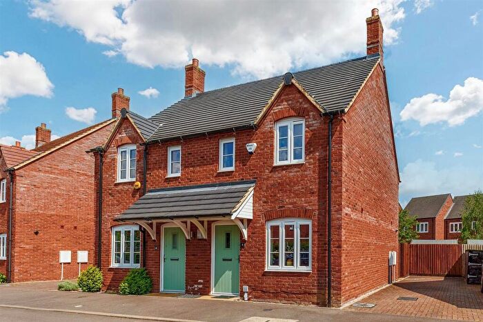 2 Bedroom Semi Detached House For Sale In Smith Close, Kineton, CV35