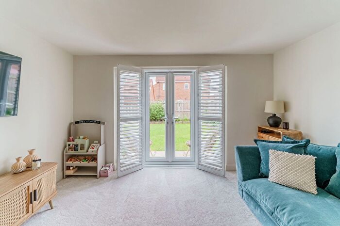 4 Bedroom Detached House For Sale In Bay Street, Thorpe Willoughby, YO8