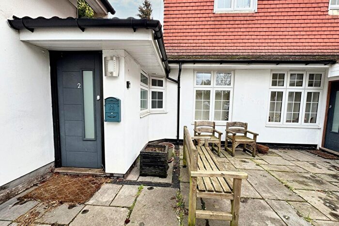 2 Bedroom Flat For Sale In Shawford, SO21