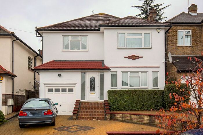3 Bedroom Detached House To Rent In Manor Drive, Southgate, London, N14