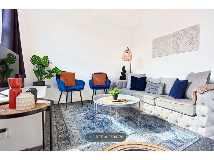 6 Bedroom Semi Detached House To Rent In Harold Terrace, Leeds, LS6