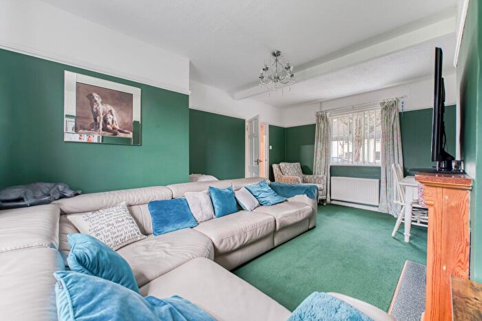 3 Bedroom Semi Detached House For Sale In Minden Road, Lowestoft, NR32