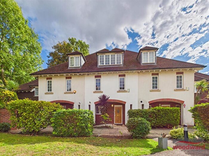 4 Bedroom House To Rent In Cottage Close, Roxeth Hill, Harrow On The Hill, HA2