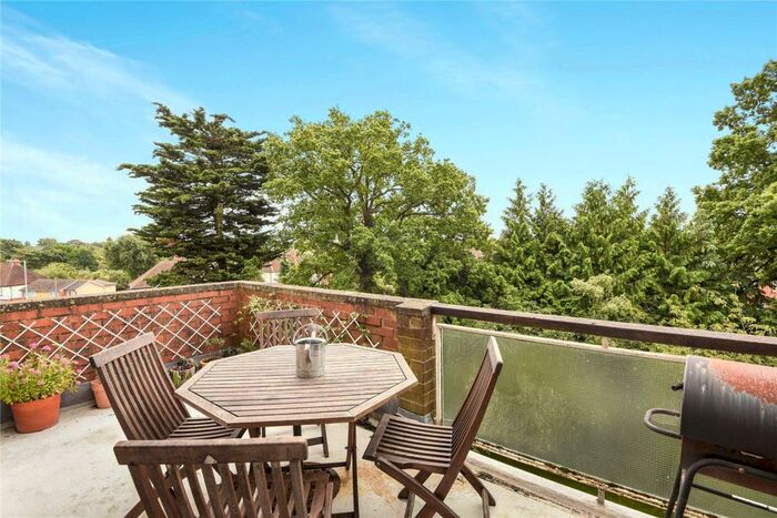 2 Bedroom Apartment To Rent In Belgravia Court, Bath Road, Reading, Berkshire, RG30