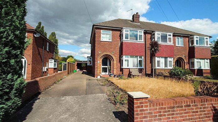 3 Bedroom Semi-Detached House For Sale In Middlefield Road, Doncaster, DN4