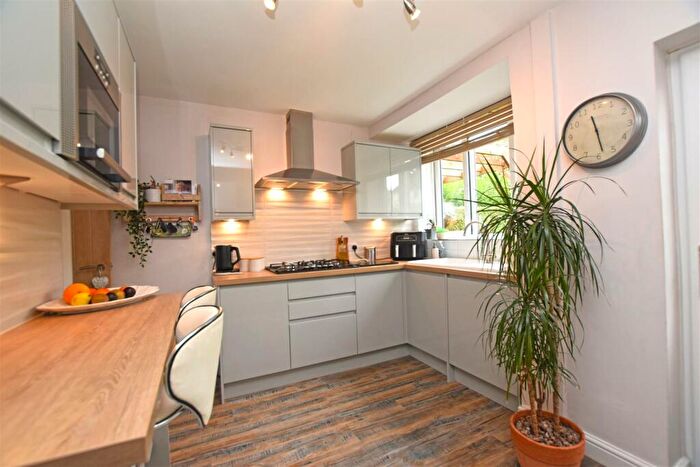 3 Bedroom Town House For Sale In Rosthwaite Close, Middleton, Manchester, M24