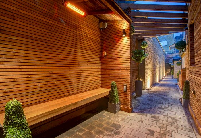 1 Bedroom Studio To Rent In High Road, Turnpike Lane, N22